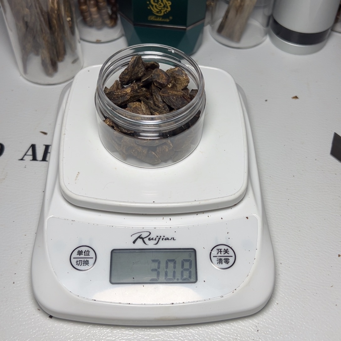 树脂制品用****7海南白露树丁沉水30克