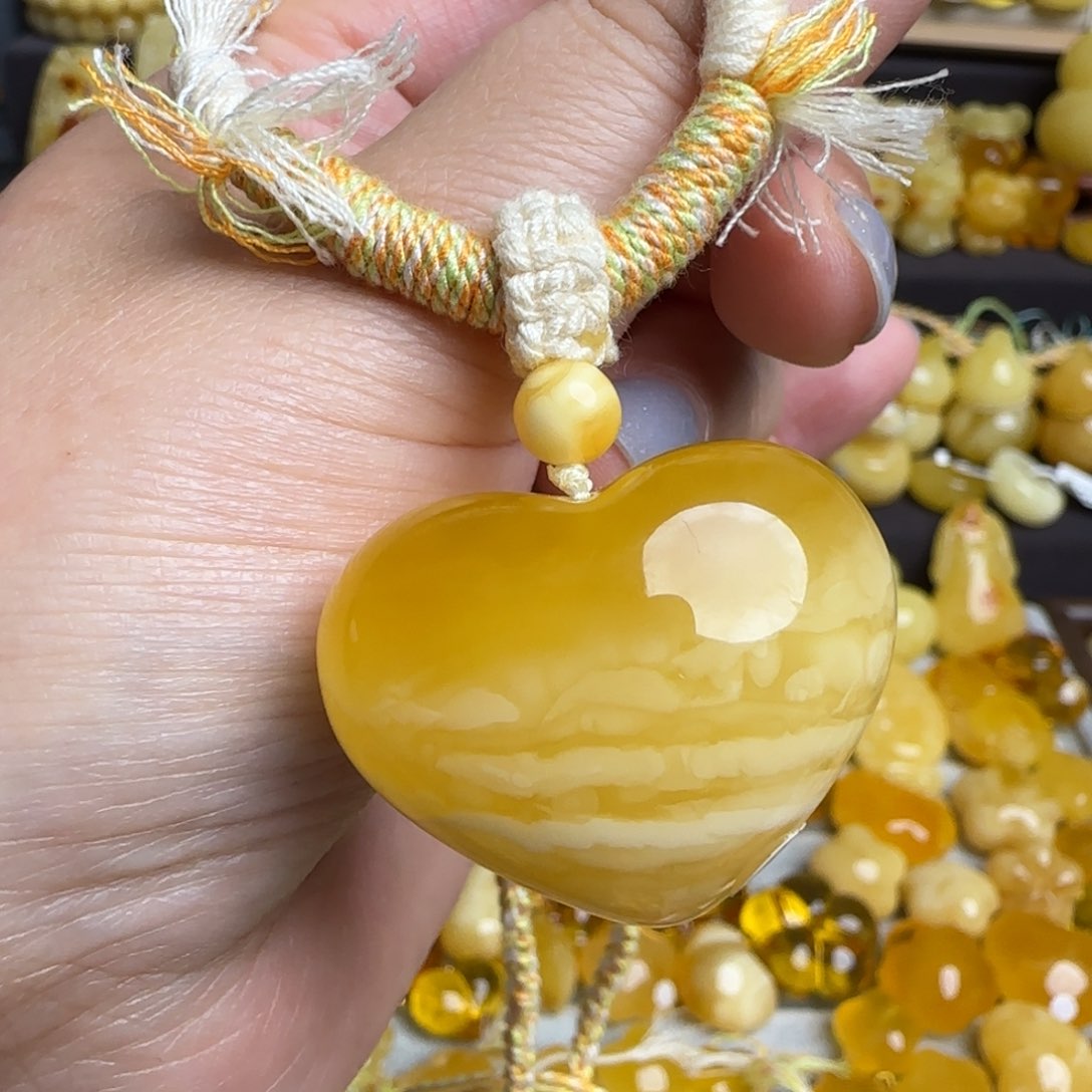 未镶嵌套链琥珀天然俄料虎皮妖花蜜蜡爱心吊坠