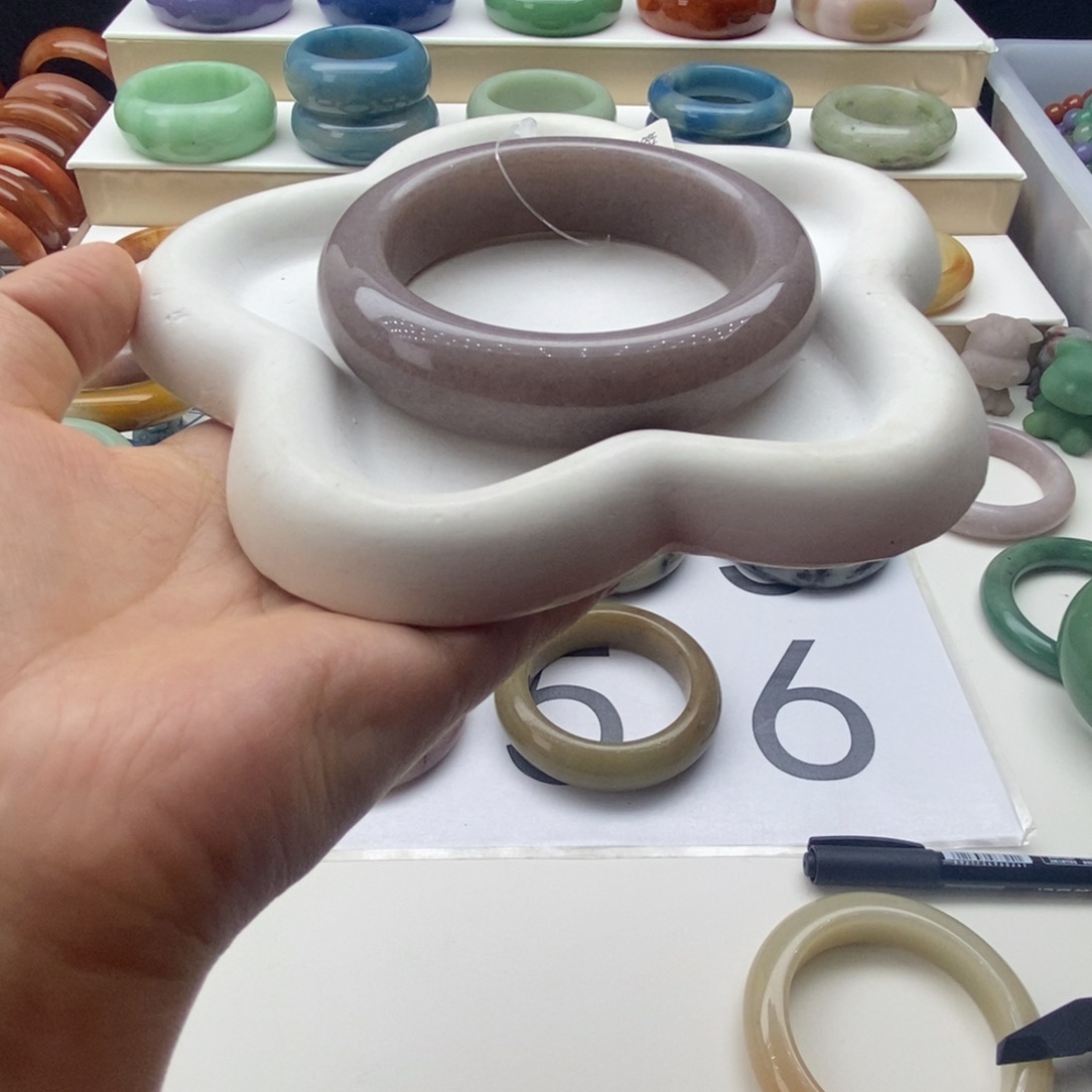 石英岩玉未镶嵌手镯