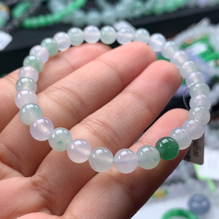 翡翠手镯未镶嵌卡