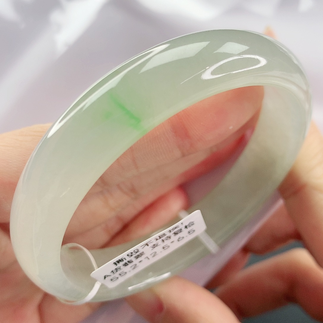 翡翠手镯未镶嵌，169