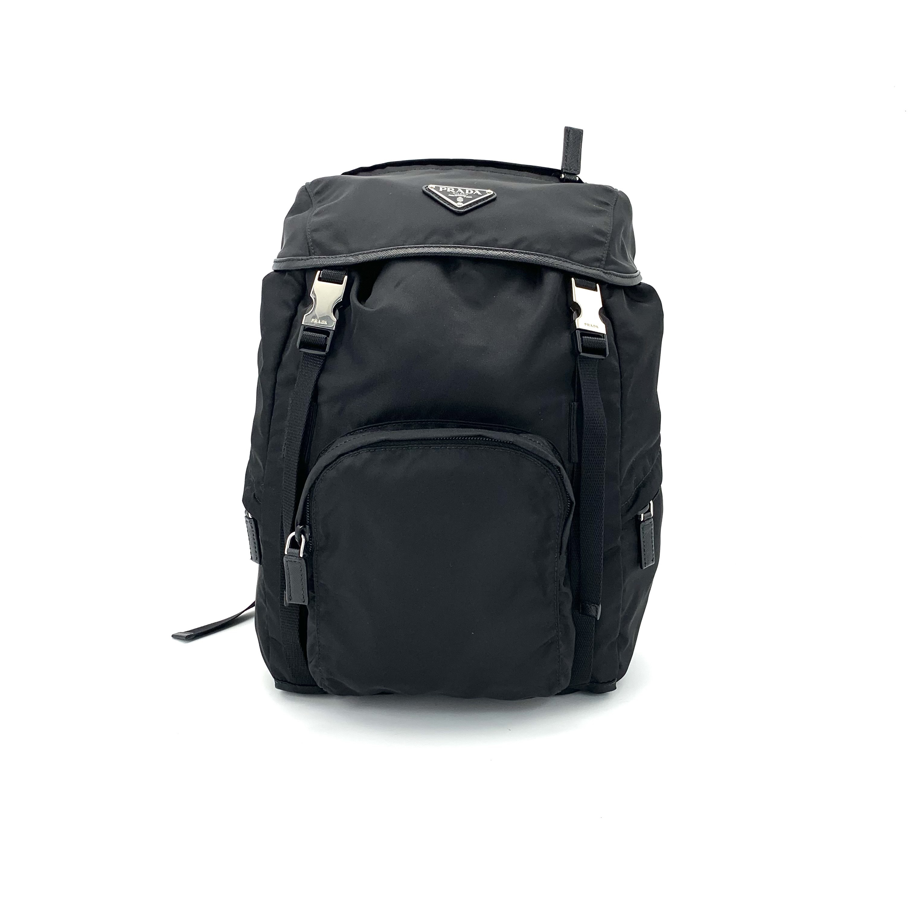 99新 Prada/普拉达 经典黑色尼龙双肩包 尺寸35/25 多功能 双肩背