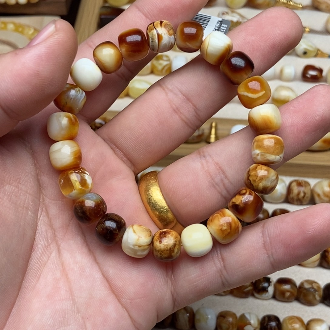 锦***卫琥珀未镶嵌裸石10mm