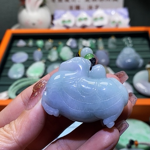 翡翠颈饰未镶嵌马