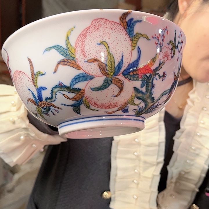 瓷片/////////直径20厘米。