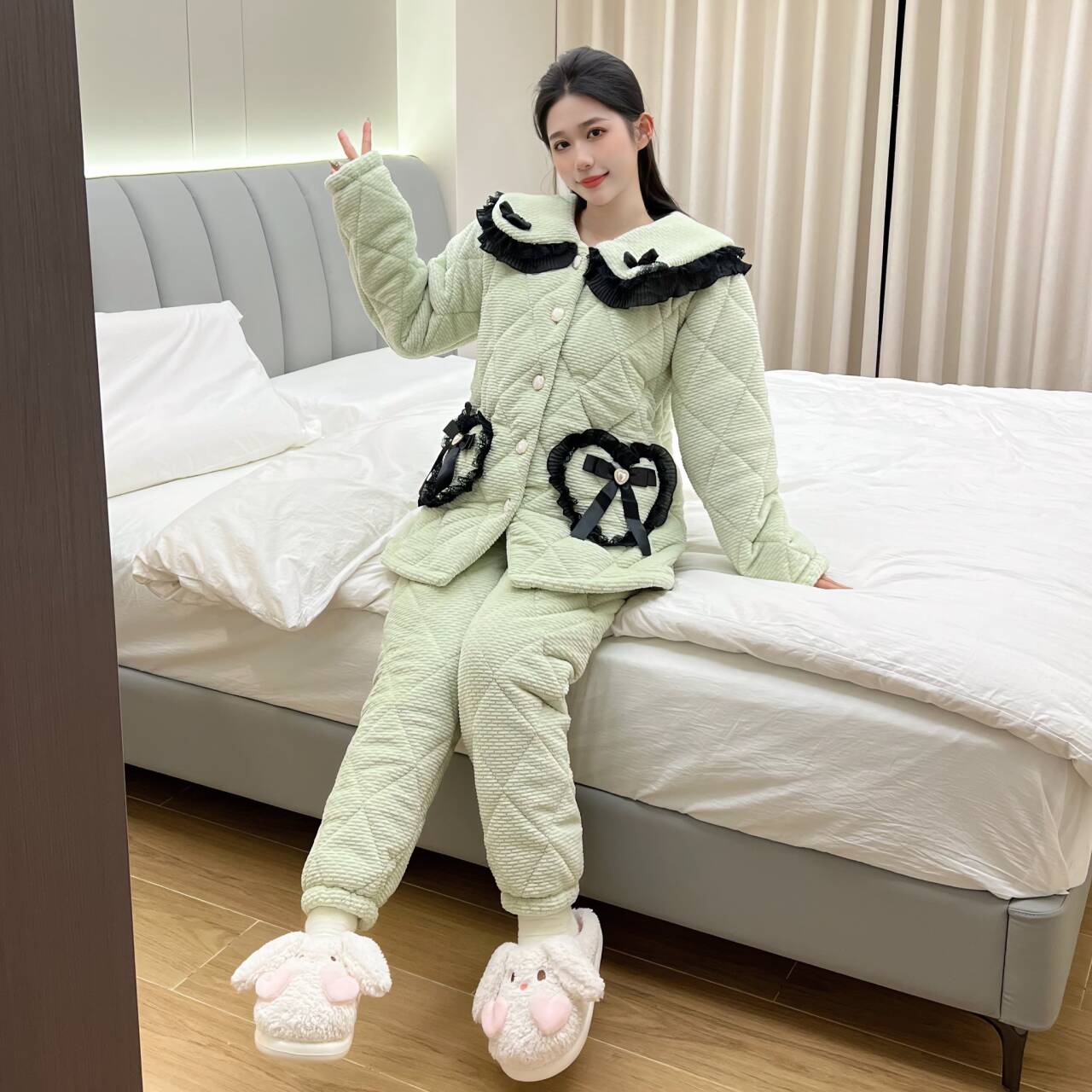 2024年新款三层加厚珊瑚绒睡衣女秋冬季夹棉加绒可爱法兰绒家居服