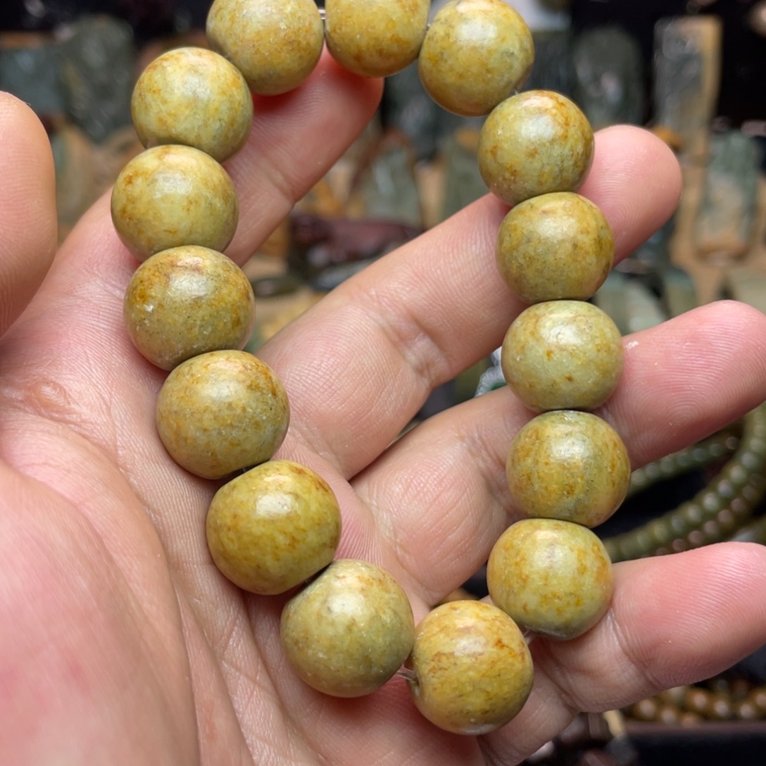 岫岩河磨玉（透闪石质玉）未镶嵌颈饰卡16福利