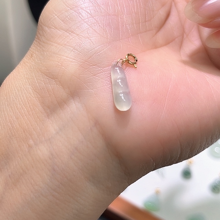 颈饰18K金镶嵌翡翠