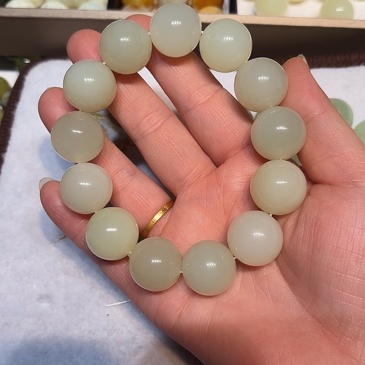 沪***帅蛇纹石玉未镶嵌手串