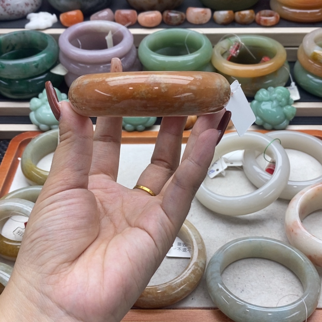 石英岩玉未镶嵌手镯