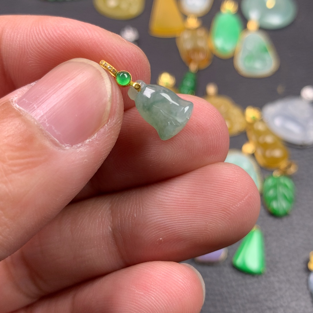 【闪购商品】颈饰18K金镶嵌翡翠翡翠