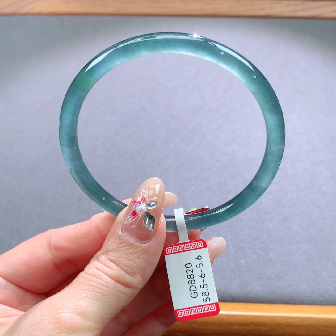 翡翠手镯未镶嵌天然翡翠手镯叮当镯