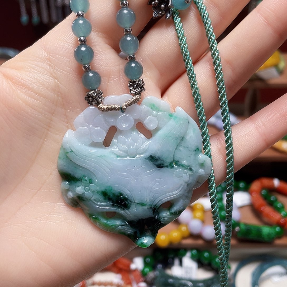 用***4翡翠未镶嵌手链饰品