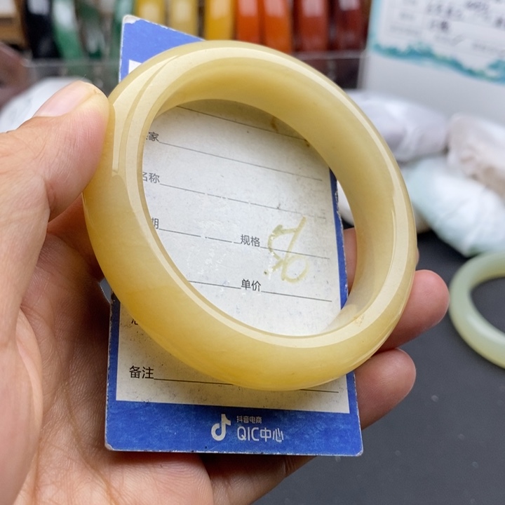 未镶嵌手镯石英质玉