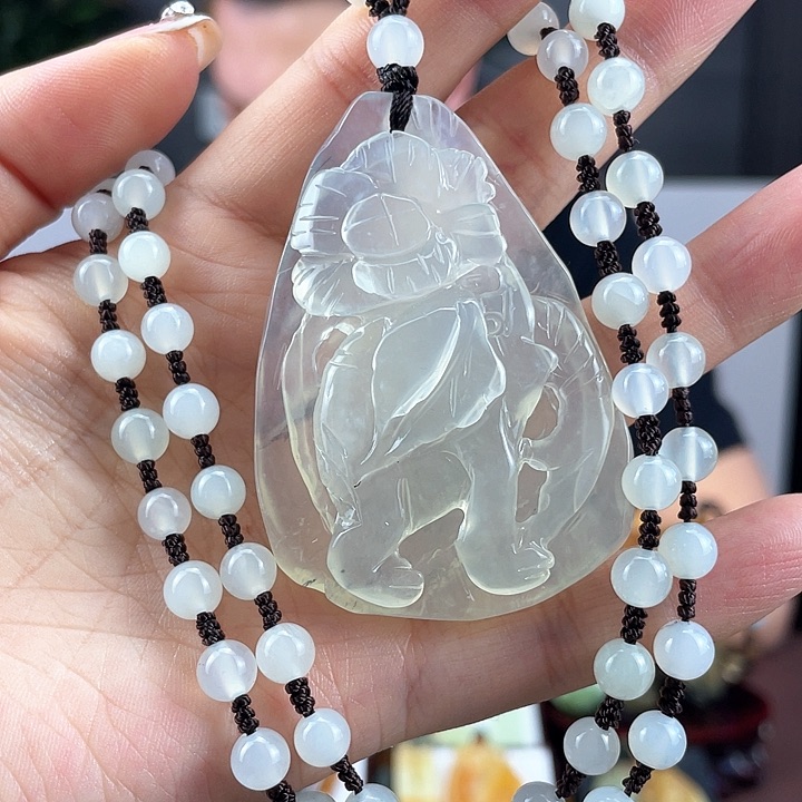 蛇纹石玉颈饰未镶嵌