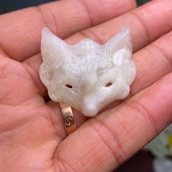 蛇纹石玉颈饰合金161