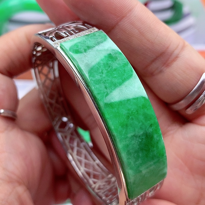 翡翠颈饰银S925镶嵌翡翠