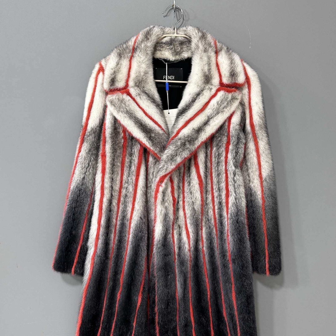 99新 FENDI/芬迪 拼雕工艺渐变水貂毛大衣/42码/23783