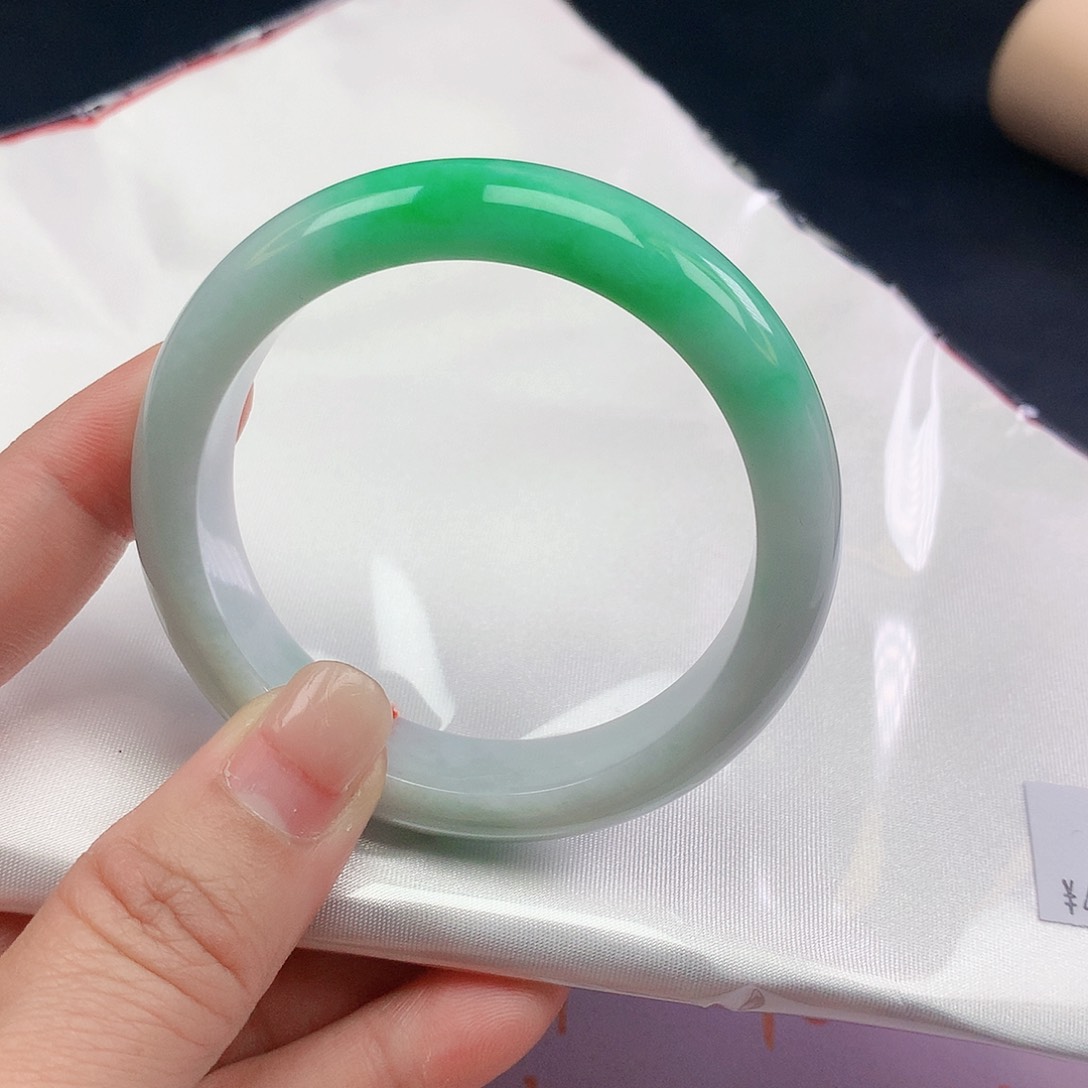 翡翠手镯未镶嵌52圈2506