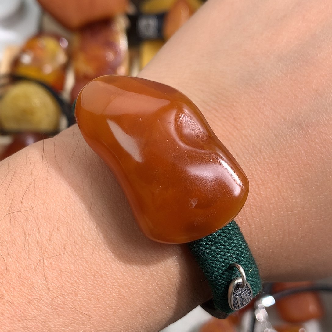 蜜蜡裸石未镶嵌这