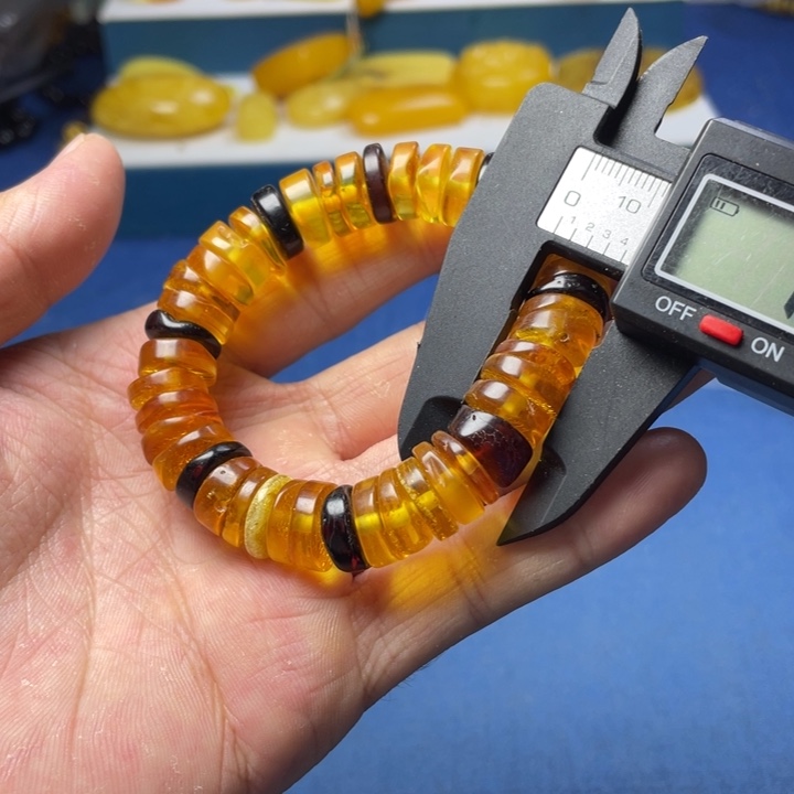 未镶嵌琥珀珠宝奇石