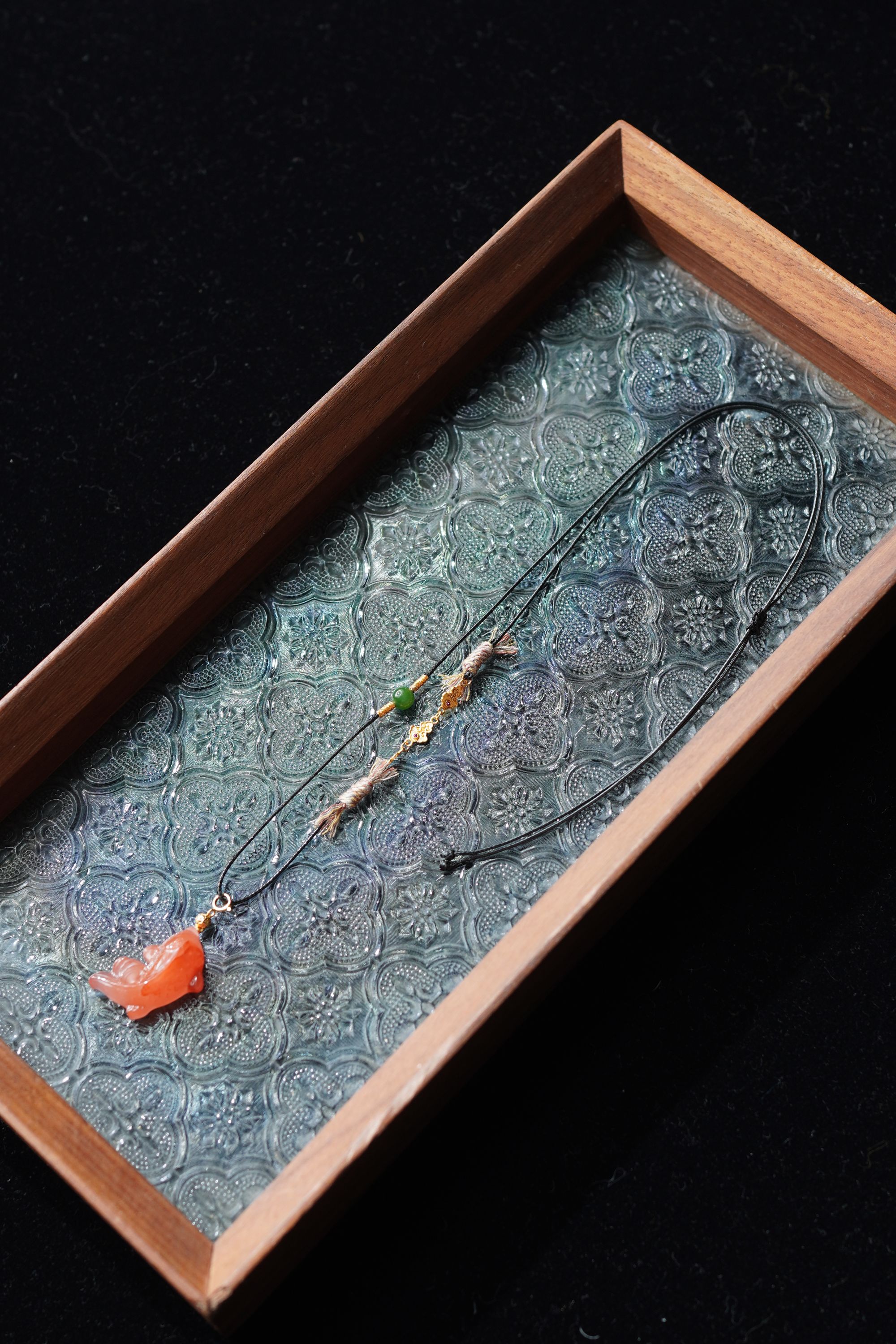 天然冰飘南红雕刻锦鲤15*28*9mm吊坠项链