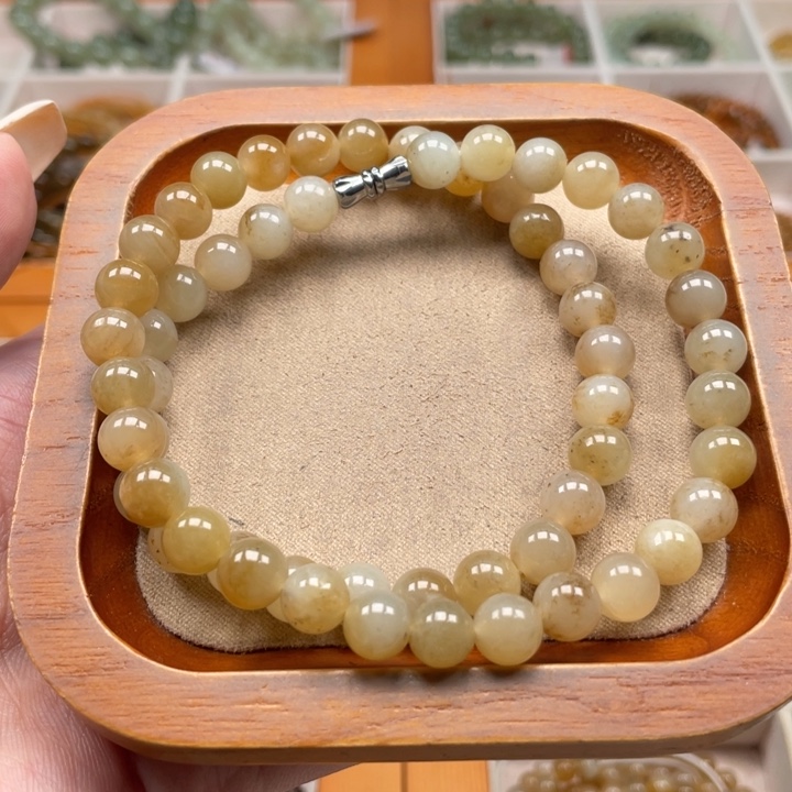 和田玉未镶嵌珠串8mm