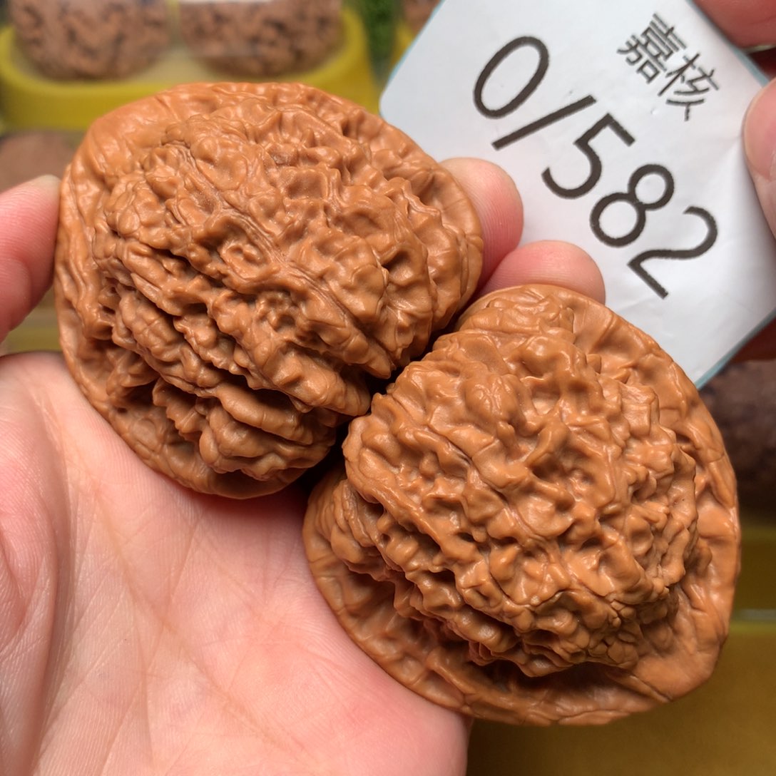 文玩核桃把件麒麟官帽51