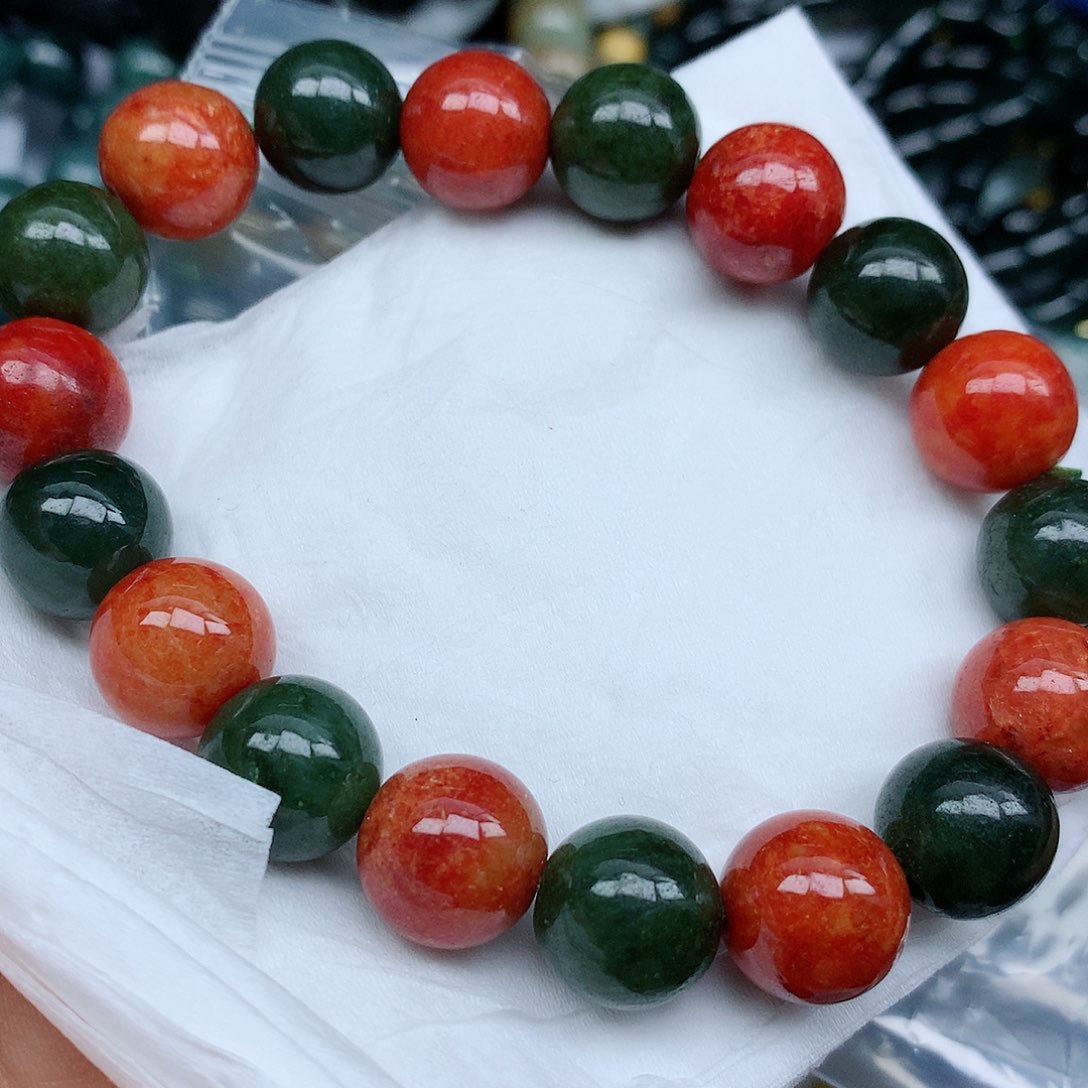 翡翠颈饰未镶嵌吊坠