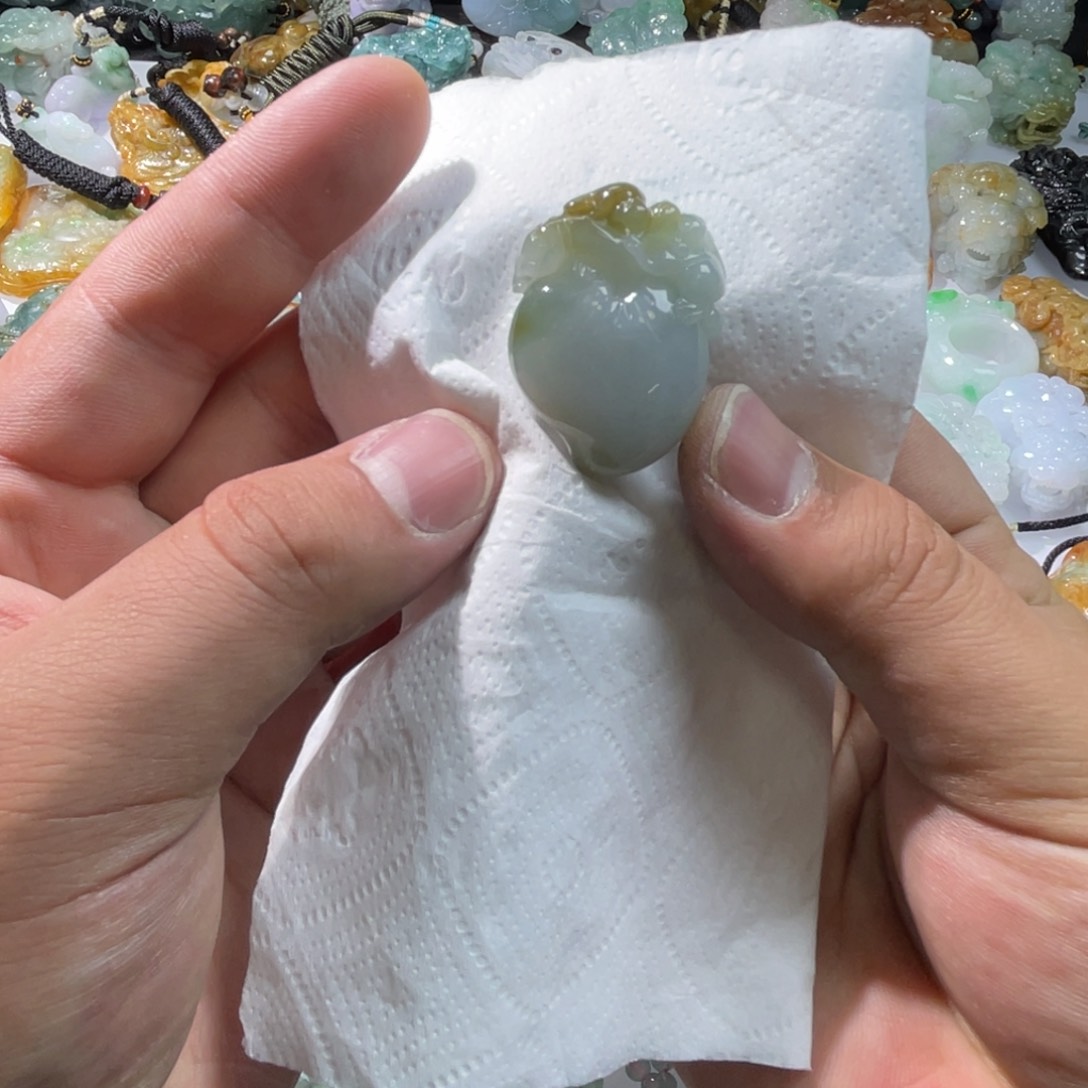 翡翠颈饰未镶嵌天然