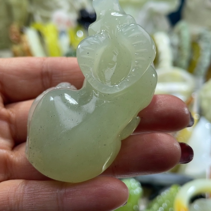 岫玉未镶嵌手把牛