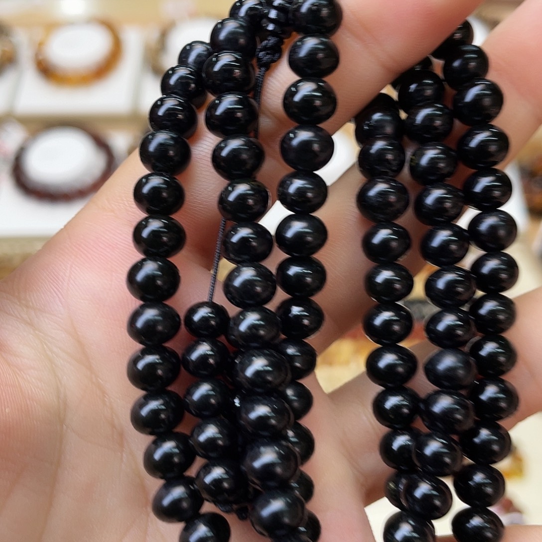 妮***妮裸石琥珀未镶嵌七