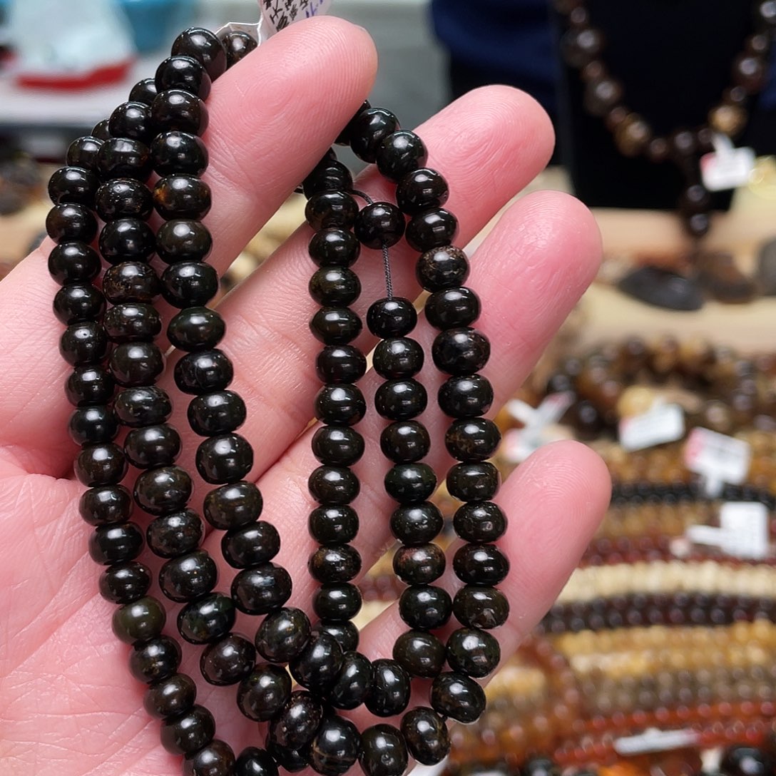 琥珀裸石未镶嵌六11055