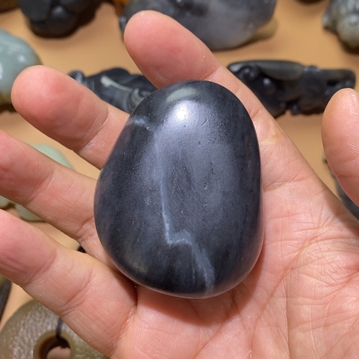 和田玉把件未镶嵌海**月