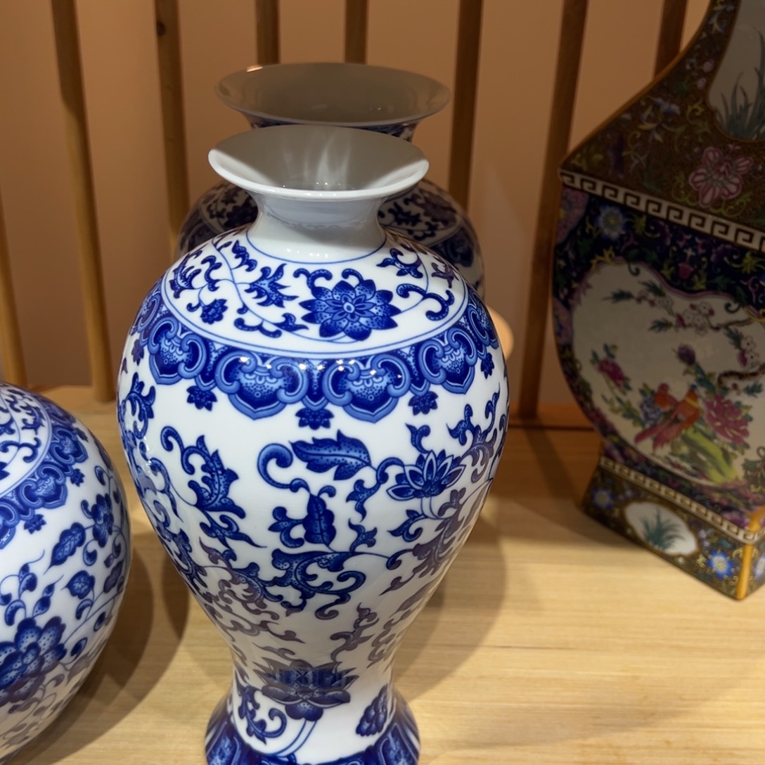 摆件陶24cm青花缠枝莲梅瓶