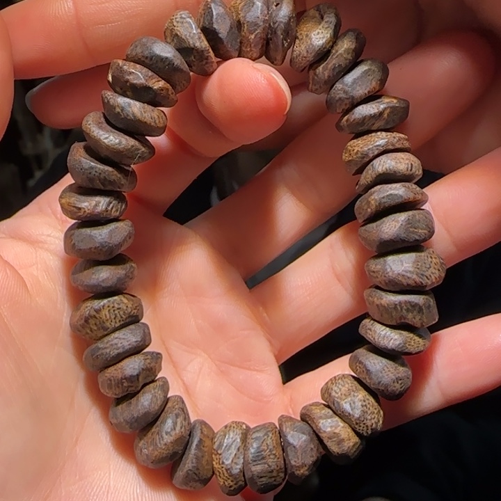 沉香手串原母树沉水树丁手串21.4克