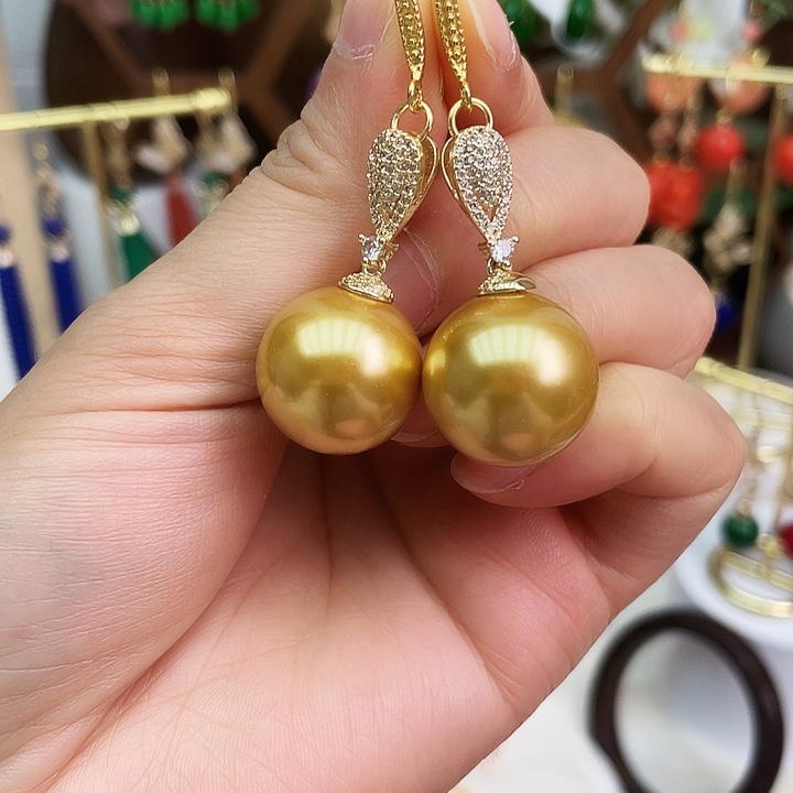 石英质玉耳钉合金