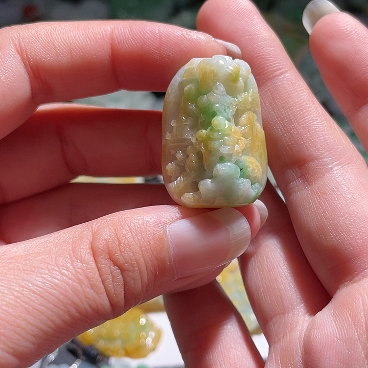 颈饰未镶嵌翡翠天
