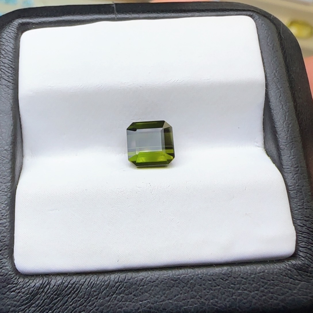 碧玺珠宝半成品未镶嵌天然1.45克拉