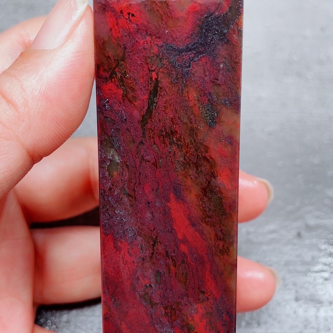 玉桂林鸡血玉印章镇尺9