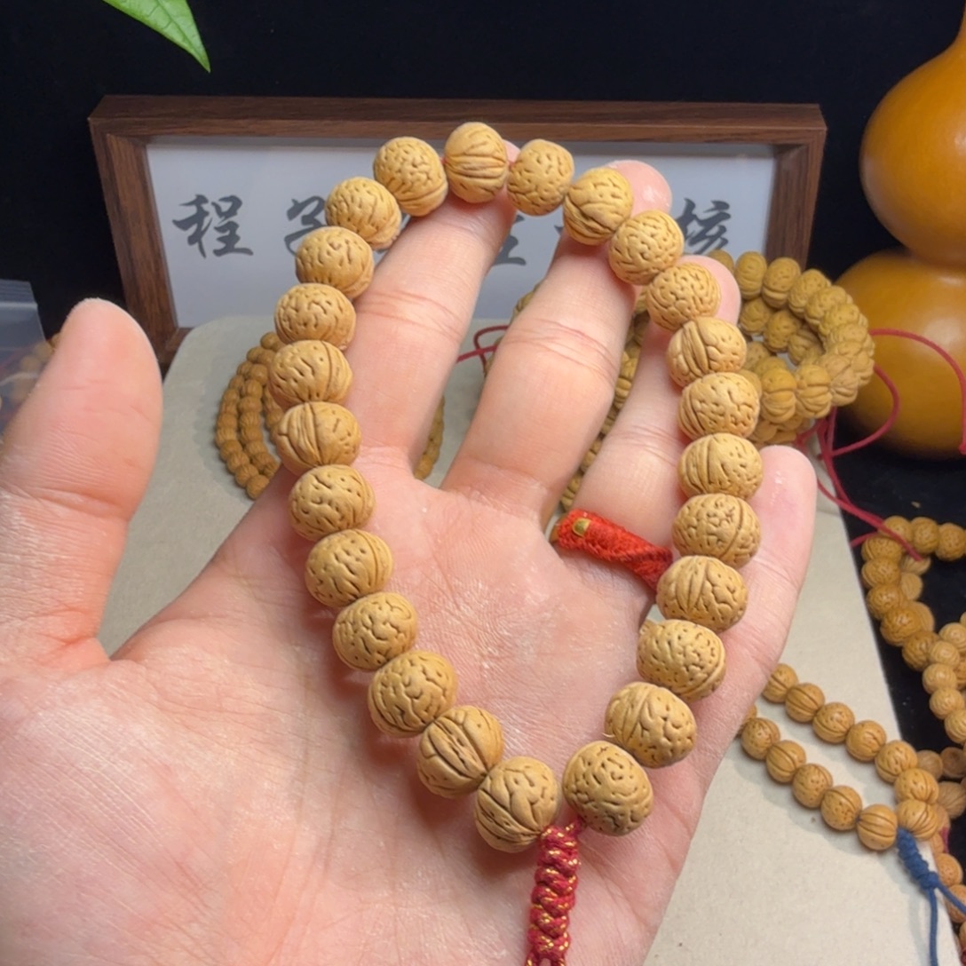 一***红桃核吊坠13X10东北野生桃核