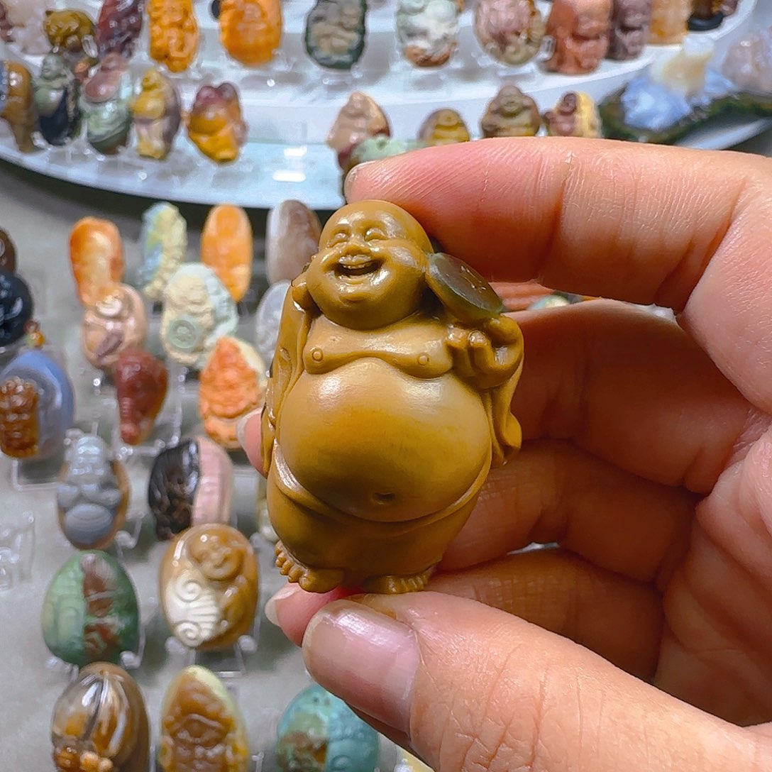 石英质玉手把件未镶嵌天然阿拉善彩玉纯手工雕刻弥勒佛手把件