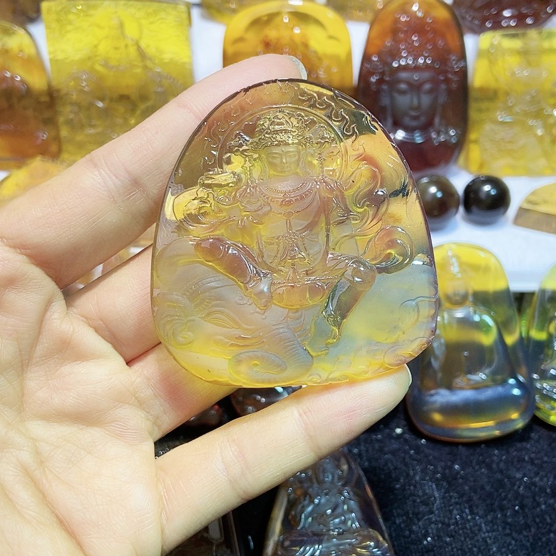 琥珀颈饰未镶嵌普贤菩萨