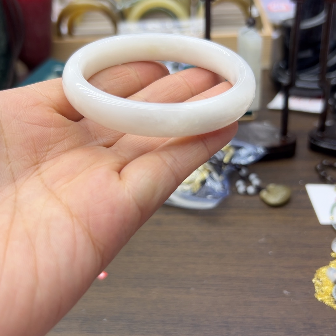 和田玉未镶嵌手镯57.2圈围456