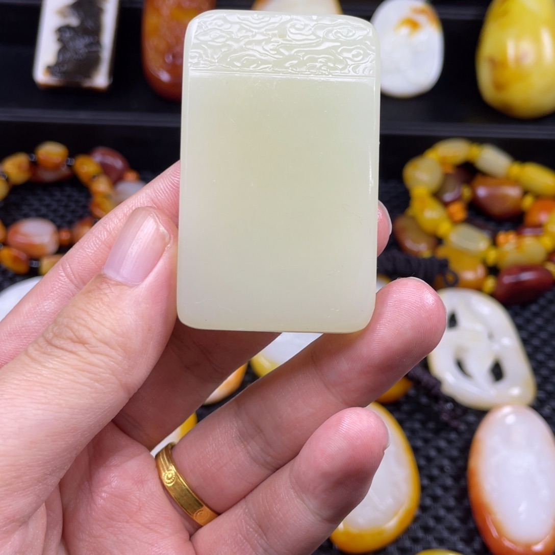 颈饰未镶嵌和田玉