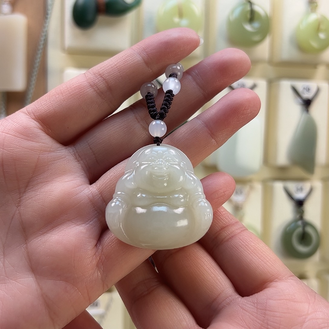 w***o和田玉未镶嵌颈饰