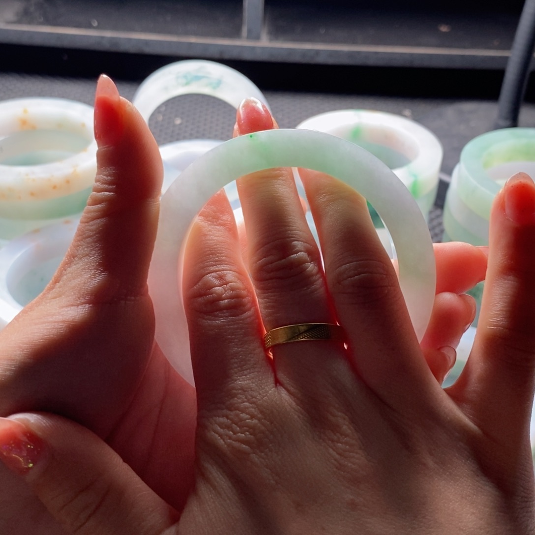 定制翡翠凡质未镶嵌田**子