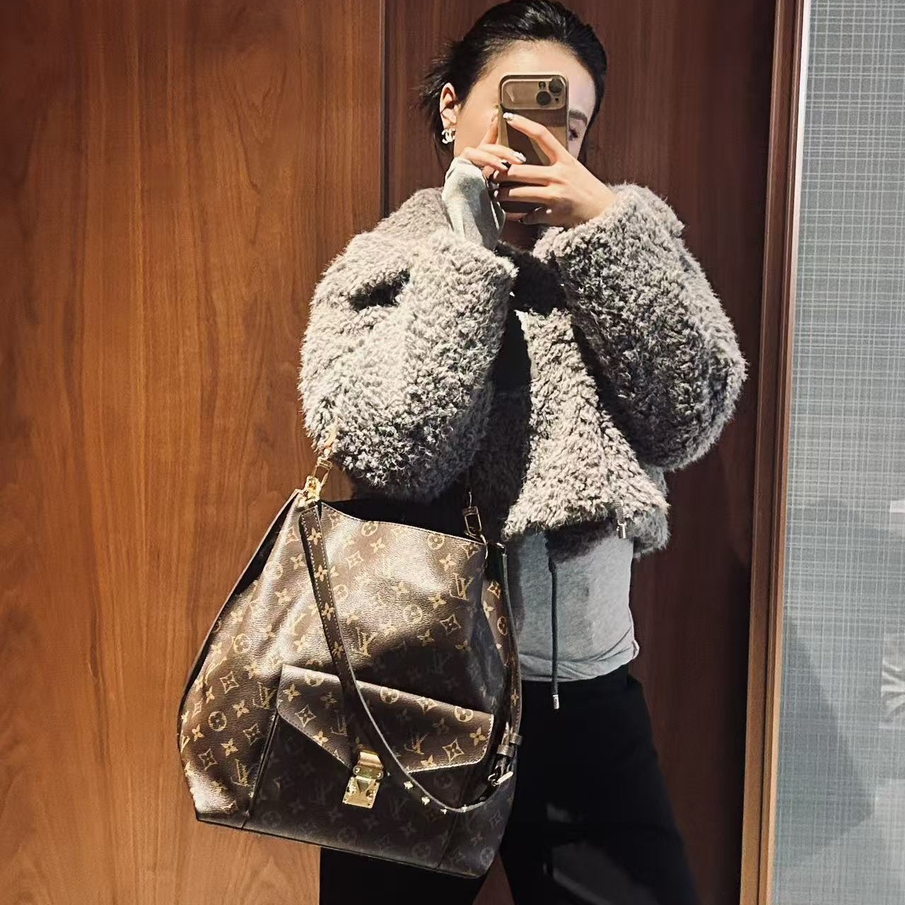 95新 LouisVuitton/路易威登 老花泫雅metis hobo单肩斜挎包