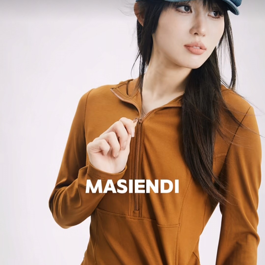 MASIENDI/玛丝恩迪秋高级感修身时尚套头连帽长袖小衫