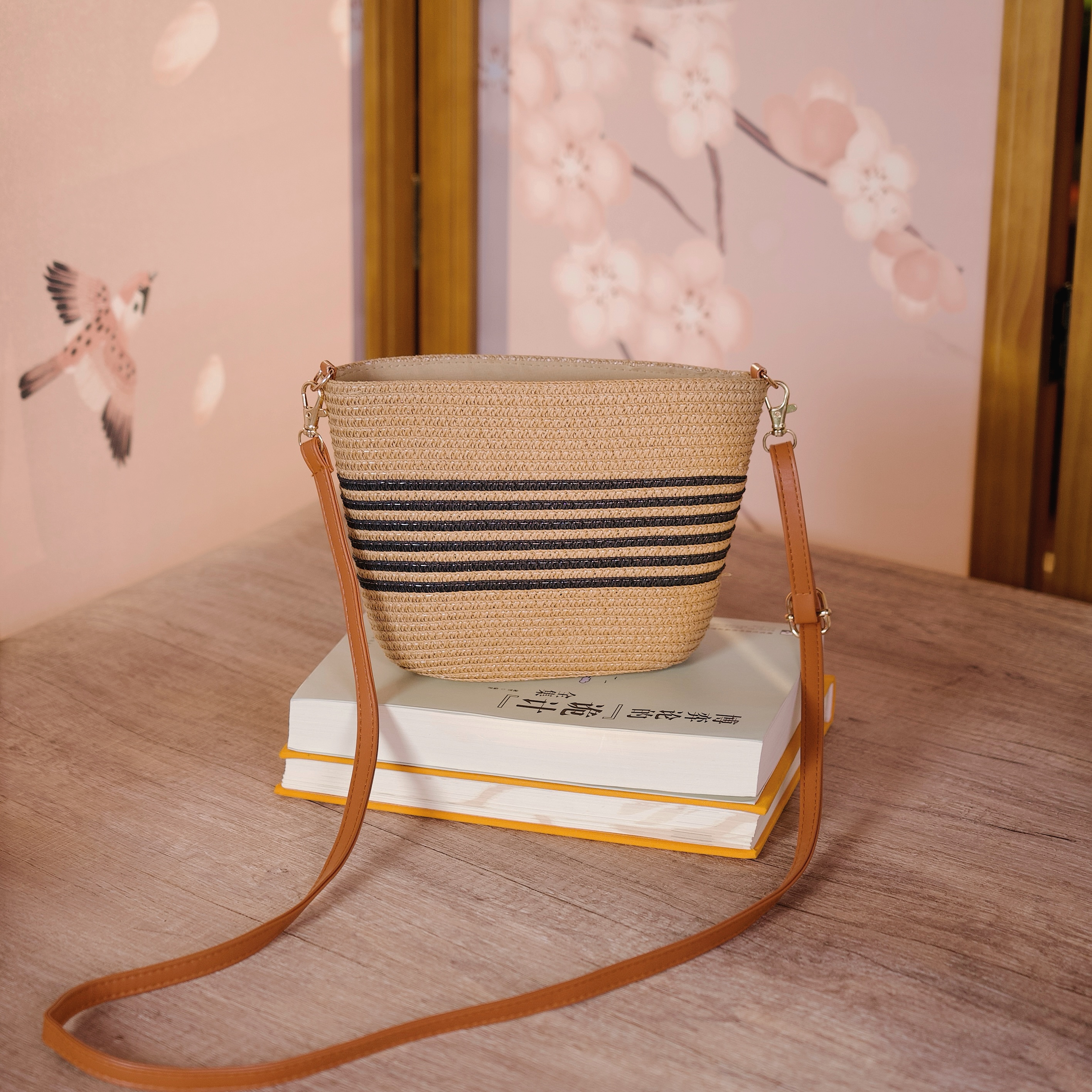 新款编织草编包黑色条纹女包2025新款夏季高级感通勤单肩包手提包